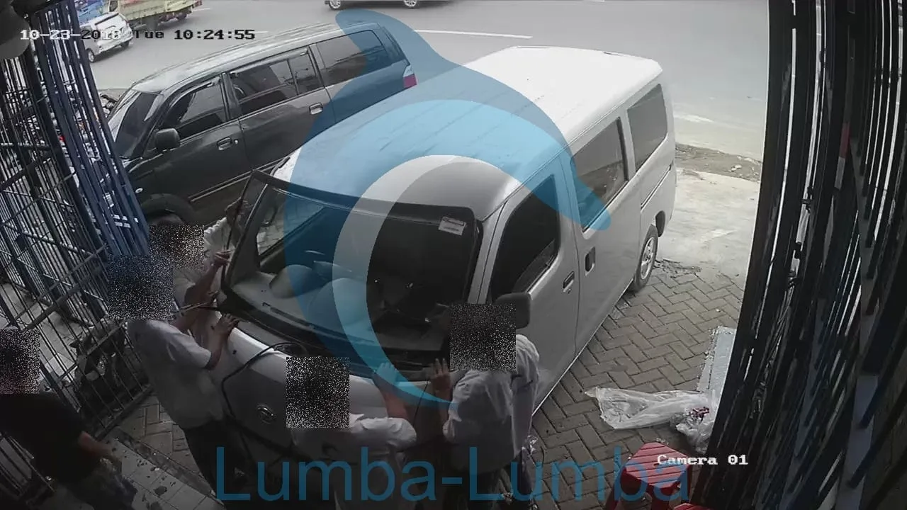 Kaca Depan Pintu Belakang Daihatsu Granmax